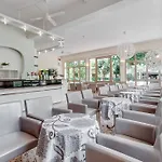Garden - Parking Included Hotel 3*