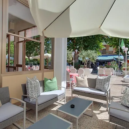 Garden - Parking Included 3*