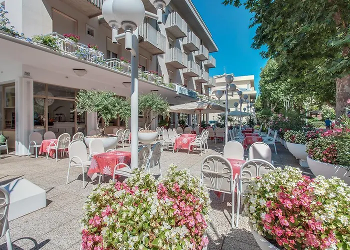 Otel Garden - Parking Included 3*
