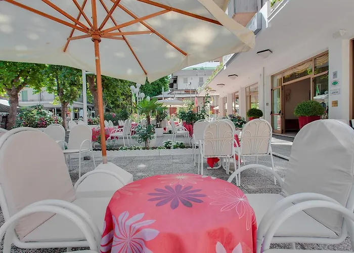 Otel Garden - Parking Included 3*