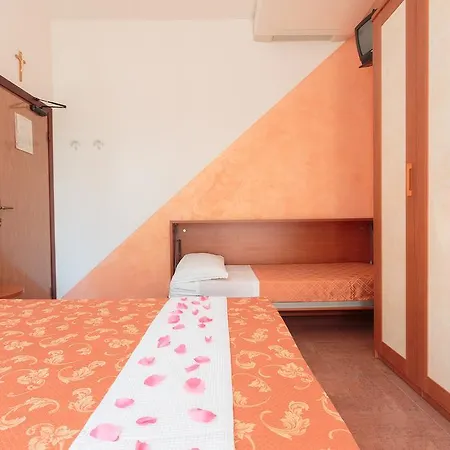 Hotel Garden - Parking Included 3*