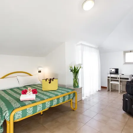 Garden - Parking Included Hotel