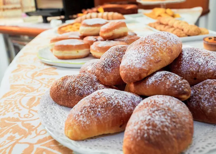 Garden - Parking Included מלון