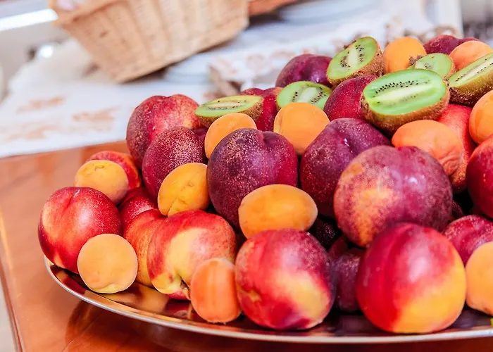 Garden - Parking Included מלון