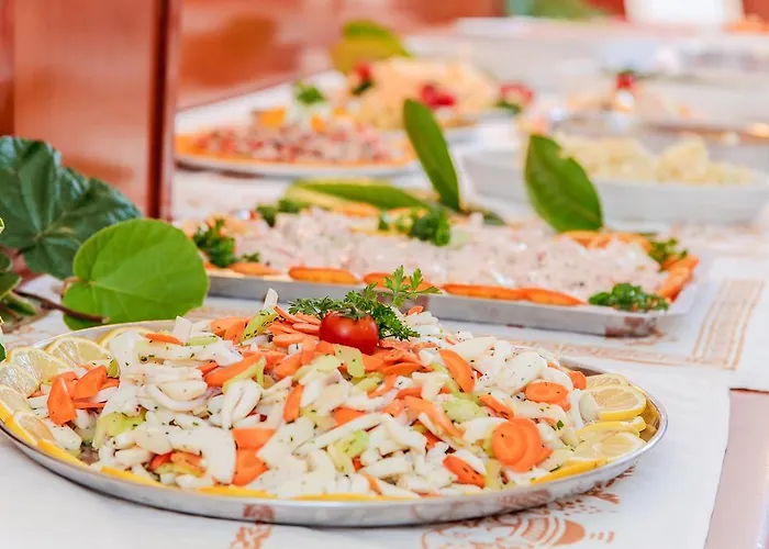 Garden - Parking Included מלון